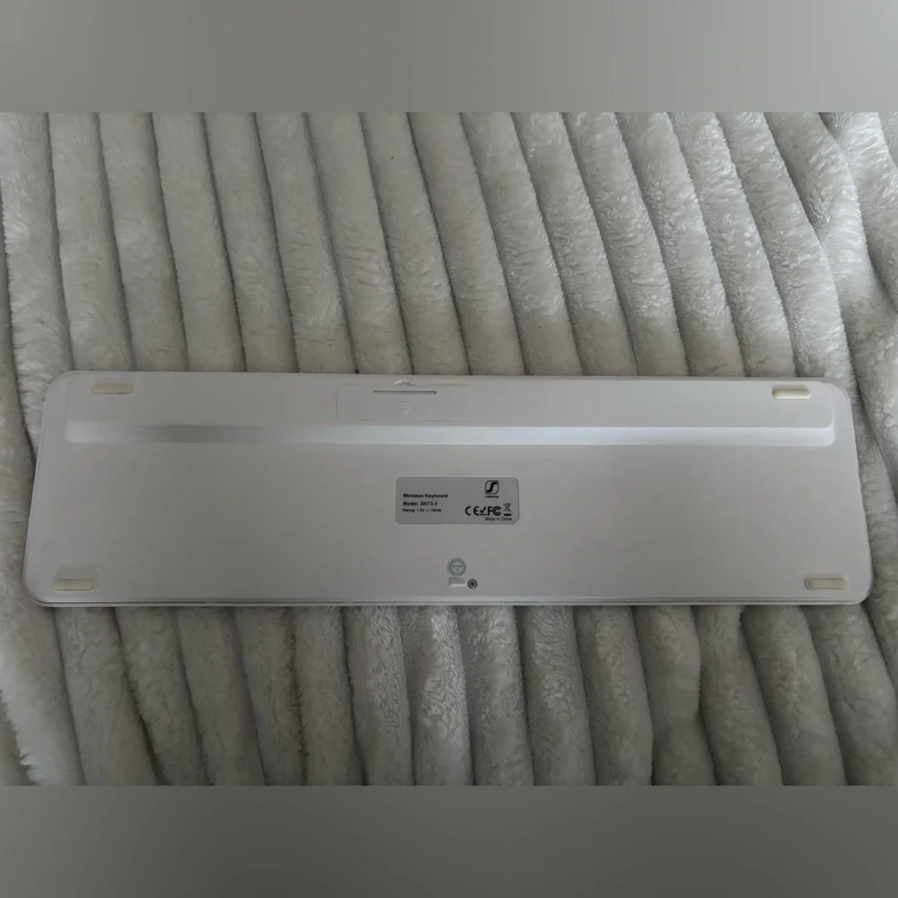 Wireless White Keyboard